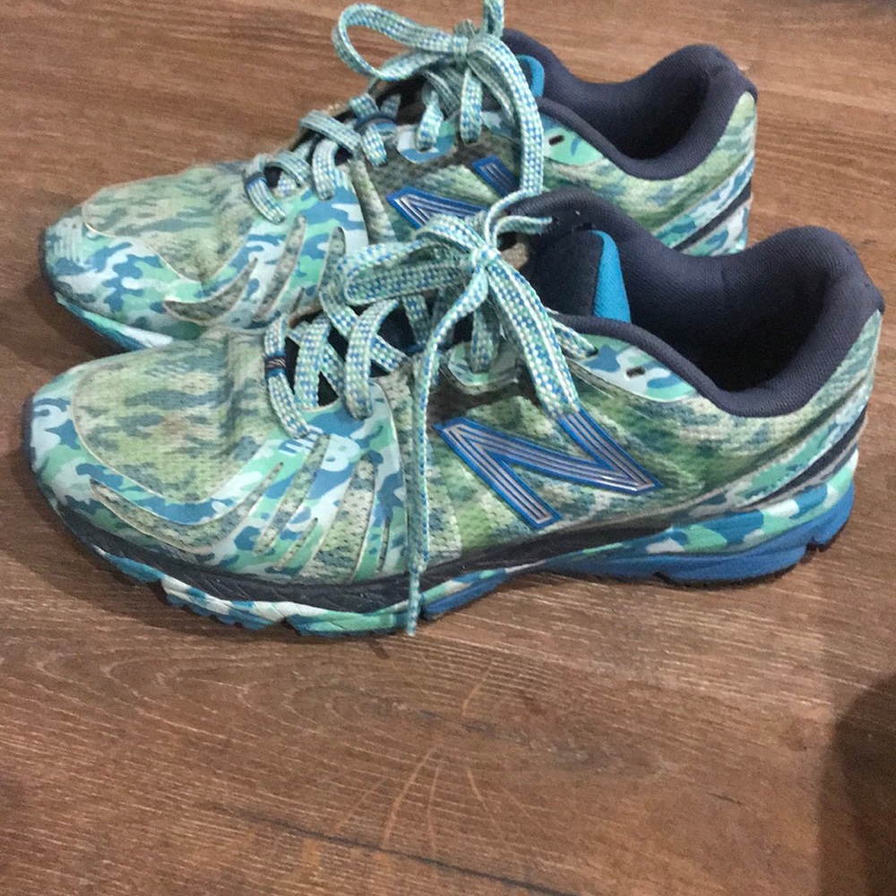New Balance Running Shoes - Picture 4 of 6